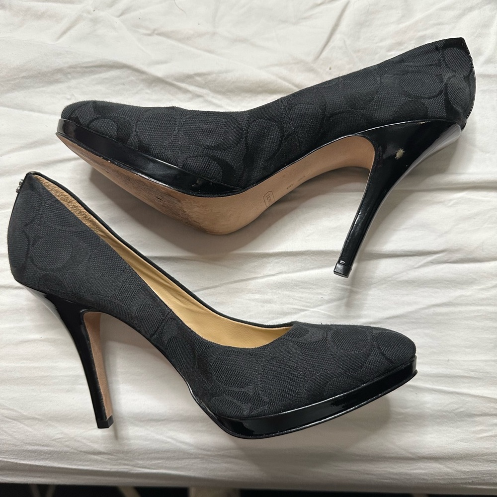 Coach EUC Caya Monogram Signature Logo Stiletto Heel - Picture 1 of 11